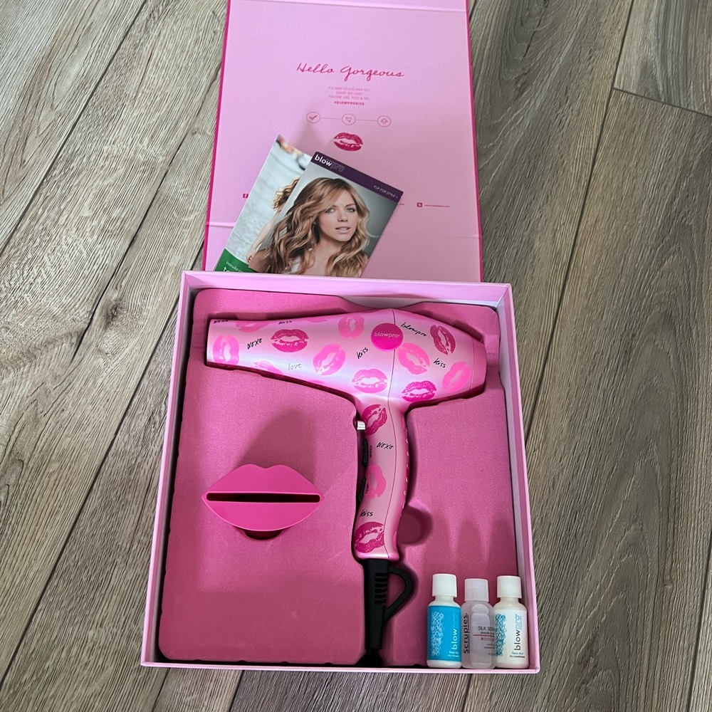 BlowPro Kiss Edition Dryer